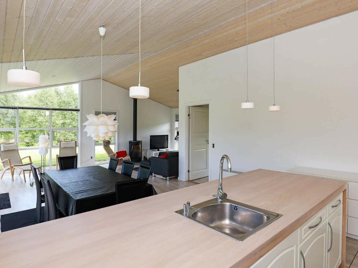 8 Person Holiday Home In Hals ภายนอก รูปภาพ