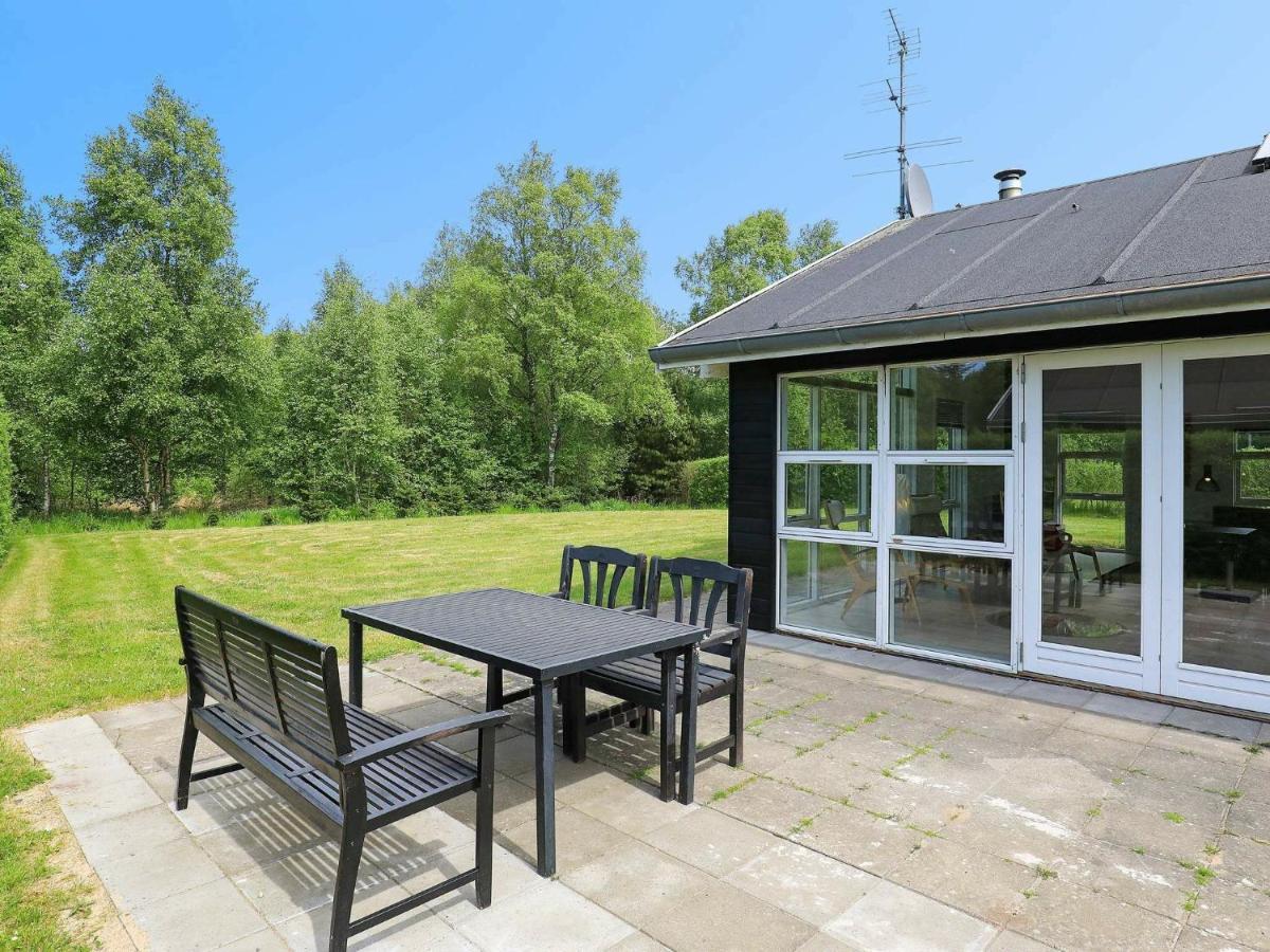 8 Person Holiday Home In Hals ภายนอก รูปภาพ