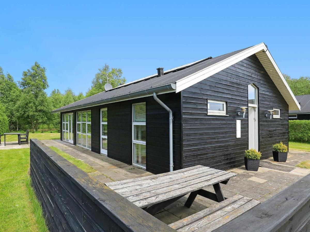 8 Person Holiday Home In Hals ภายนอก รูปภาพ